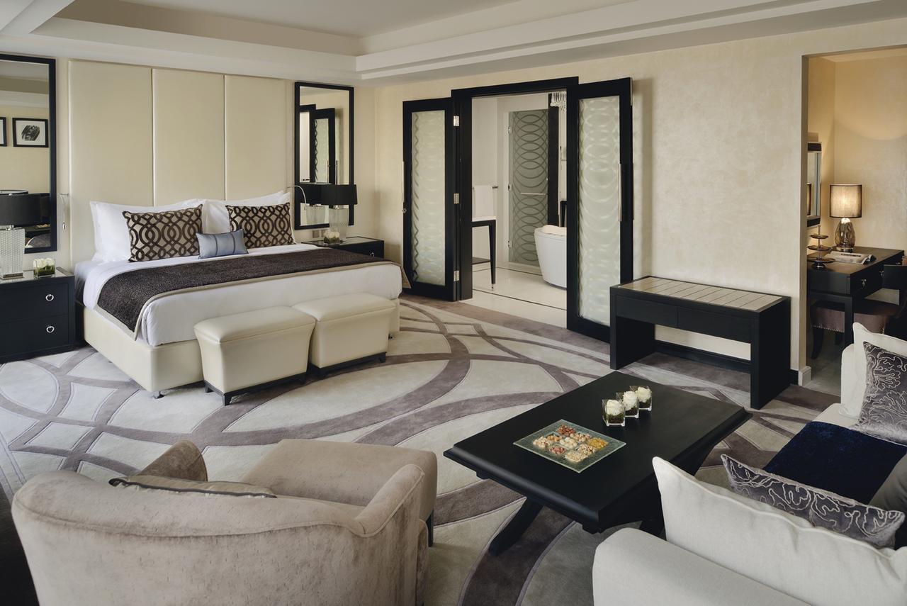 Voco - Riyadh, An Ihg Hotel - فندق فوكو الرياض, احدى فنادق مجموعة إنتركونتيننتال Exterior photo A suite at the Jumeirah Emirates Towers Hotel